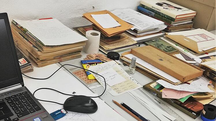Nur scheinbar regiert das Chaos auf Hörnigs Arbeitsplatz.Sigismund von Dobschütz