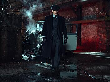 Oscarpreistr&auml;ger Cillian Murphy kehrt als Thomas Shelby in der Filmfortsetzung der britischen Erfolgsserie "Peaky Blinders" zur&uuml;ck.