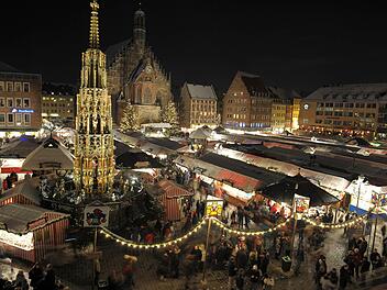 Der weltberühmte Nürnberger ChristkindlesmarktEbener/dpa