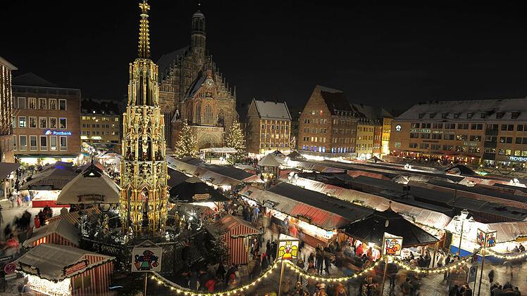 Der weltberühmte Nürnberger ChristkindlesmarktEbener/dpa