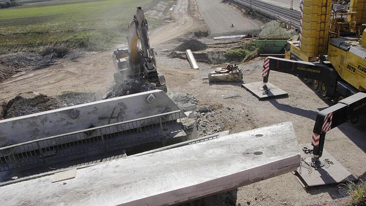 Die Brücke zwischen Kersbach und Baiersdorf ist demontiert. Foto: Josef Hofbauer