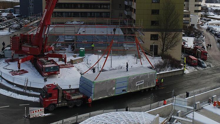 Am Dienstag sind die ersten Module gekommen.