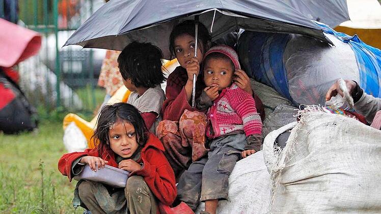 Anhaltende Monsunregenfälle haben die Region Kaschmir überflutet. Tausende Menschen sind von jeglicher Versorgung abgeschnitten.  Foto: IGSSS/Misereor