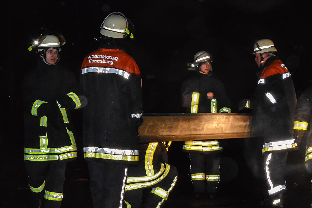 Hochwasser beschaeftigt Kraefte in Sonneberg