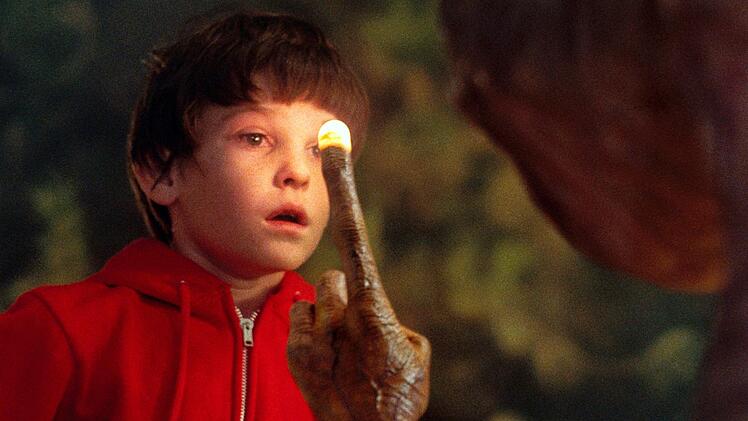 Elliott, der beste Freund des Au&szlig;erirdischen, war seine erste gro&szlig;e Rolle als Schauspieler: "Ich wusste, dass ich Teil von etwas Besonderem war", sagte Henry Thomas in einem Interview.