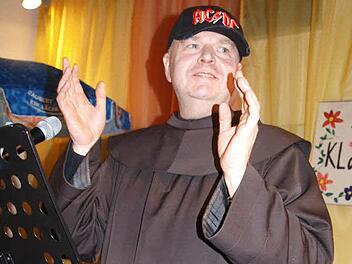 Pater Silvester in der Bütt Foto: Thomas Weichert