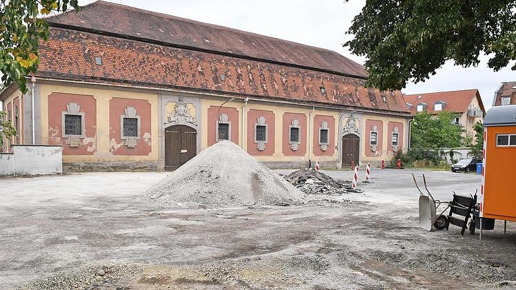 An der Siechenscheune sind die ersten Arbeiten schon im Gange.  Foto: Ronald Rinklef