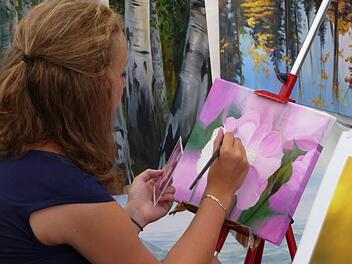 Die Kunstwoche in Kleinsassen findet vom 11.-18. August, jeweils von  11-18 Uhr statt und wird am Sonntag, den 11. August um 14 Uhr offiziell  eröffnet. Sabine Massel/Malerdorf Kleinsassen e.V.