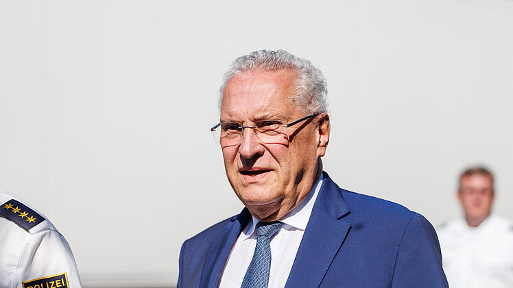 Bayerns Innenminister Joachim Herrmann hat Ärger mit Österreich