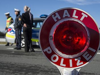 Autofahrer (33) scheitert bei Führerscheinkontrolle auf der A6 im Kreis Ansbach gleich doppelt