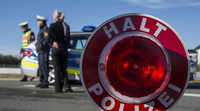 A3 bei Erlangen: Polizei stoppt Autofahrerin - dann gibt es eine &Uuml;berraschung