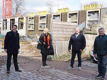 Das Vereinshaus soll für eine halbe Million für die nächsten Jahre fit gemacht werden. Konrad Körner (v.l.), Sabine Hanisch, Walter Drebinger und Bernhard Schwab treten dafür ein.