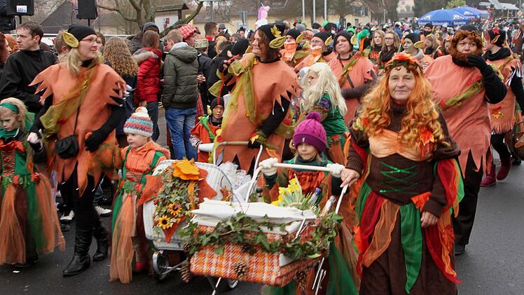Aus Weisbrunn sah man diesmal Waldfeen und Kobolde. Foto: Günther Geiling