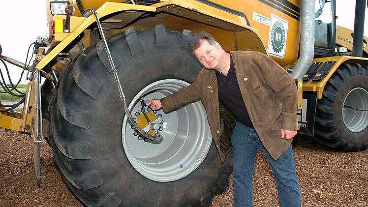 Klaus Merkel bleibt weitere fünf Jahre der Kreisobmann beim Bayerischen Bauernverband. Bei der Verbandsarbeit soll alles weiter rollen. Merkel verbindet Hoffnungen mit seinem neuen jungen Vorstandsteam. Foto: Archiv