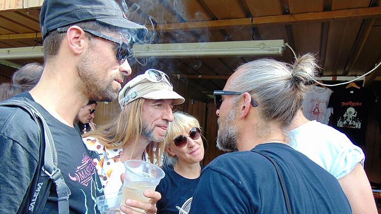 Fans beim Smalltalk