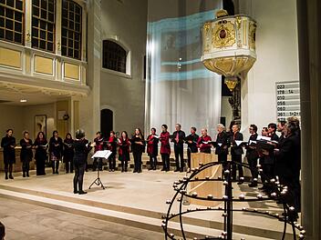 Zahlreiche Zuhörer erlebten das Gedenkkonzert für den vor einem Jahr verstorbenen Sängerkreis-Vorsitzenden Günter Freitag in der Coburger Morizkirche. Gestaltet wurde es vom Kammerchor "Ziemlich beste Stimmen" unter der Leitung von Carolin Heckel.Foto: Jochen Berger