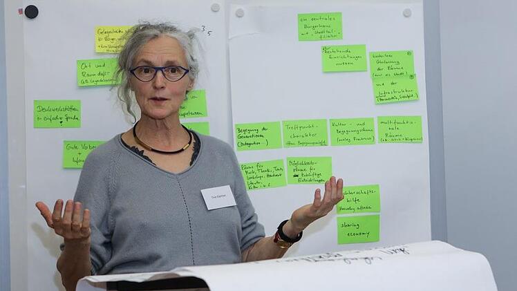 Am Ende der Denkwerkstatt präsentierten Vertreter der einzelnen Arbeitsgruppen ihre Ergebnisse. Foto: Barbara Herbst