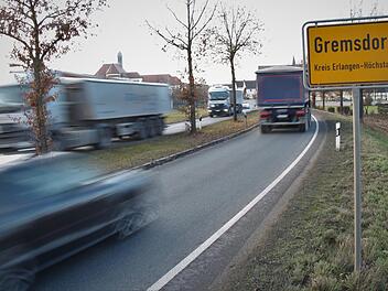 Der Verkehr auf der Bundesstraße durch ihren Ort belastet die Gremsdorfer seit vielen Jahren. Foto: Christian Bauriedel