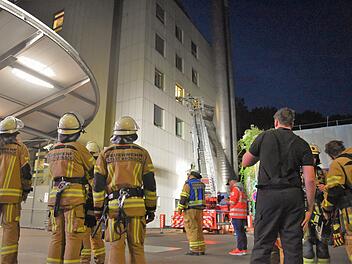 Kronach: Feuer im Krankenhaus - Rettungskr&auml;fte proben gemeinsam den Ernstfall