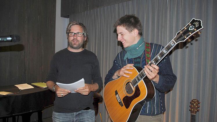 Nikolas Schmidt (links) und Raphael Kessler bei Leise am Markt.  Foto: Carolin Herrmann