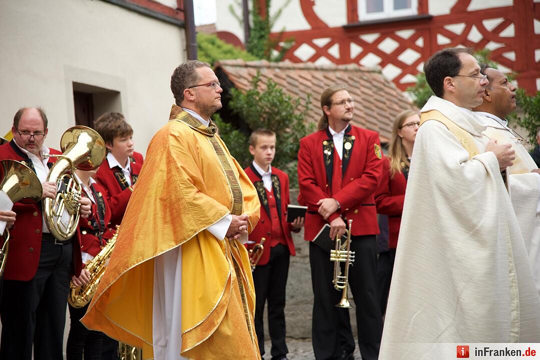 Nach einjähriger Kirchensanierung: Hannberg feiert die Wiedereröffnung der Wehrkirche der Pfarrei Geburt Mariens Hannberg