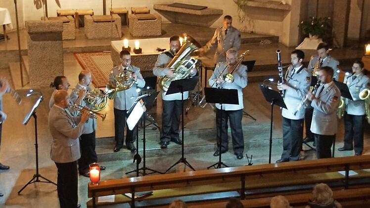 Die Kammermusikgruppen des Heeresmusikkorps Veitshöchheim begeisterten in der Kirche in Zell.  Foto: sw