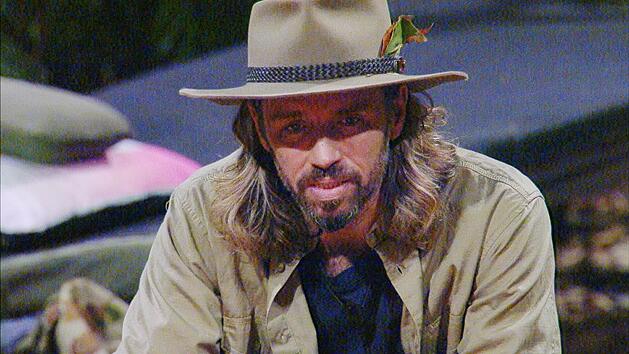 Ist Gil Ofarim nach seinem Unfall "der Held" im Dschungelcamp?