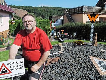 Berthold Appel ist Eisenbahnfan. Fotos: Wolfgang Dünnebier