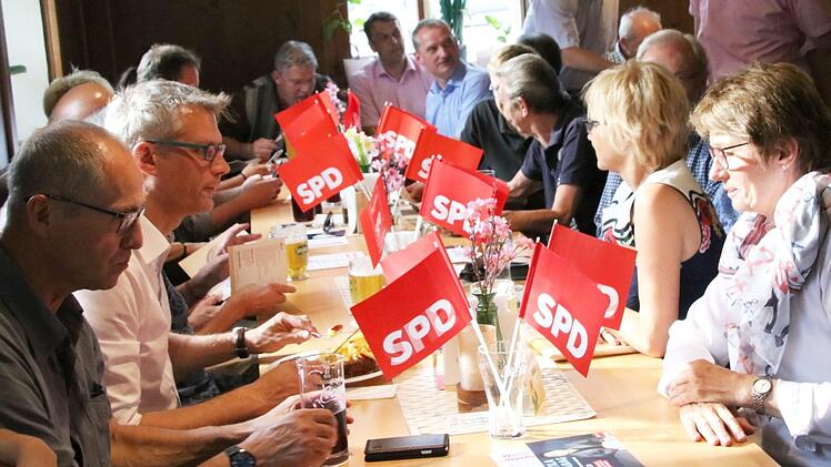 Der Auftritt von SPD-Fraktionschef Markus Rinderspacher in Forchheim geriet zu einem vertrauten Familienfest. Josef Hofbauer