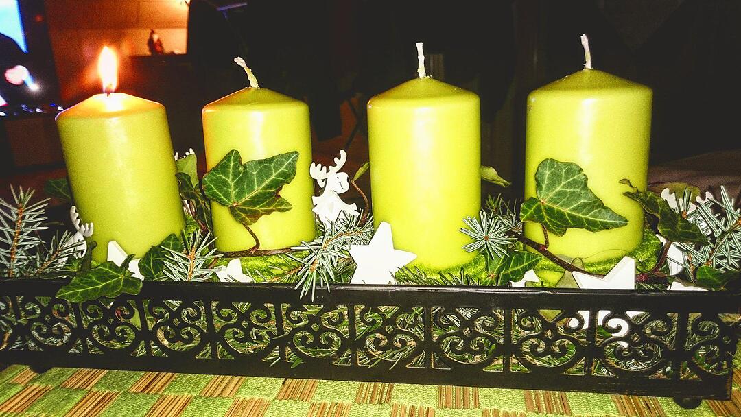 Lesergalerie: Adventskränze