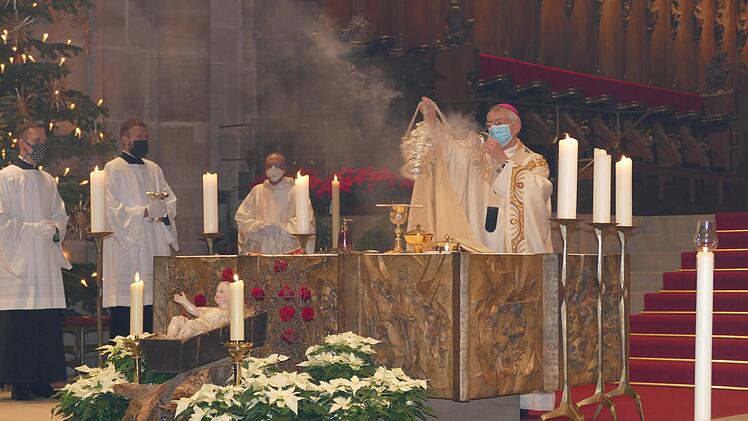 Es gab aber auch vertraute Bilder wie bei der Christmette im Dom. Foto: Marion Krüger-Hundrup