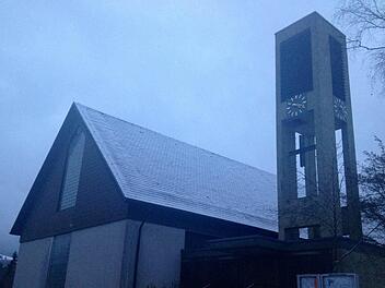 Die Stunden sind gezählt: Die ungenutzte Kirche in Oberwildflecken wird 2014 abgerissen. Foto: Schmitt-Mathea