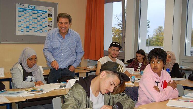 Klaus Schneider ist davon überzeugt, dass die Schüler seiner Klasse eine gute berufliche Perspektive in der Region haben. Foto: Helke Renner