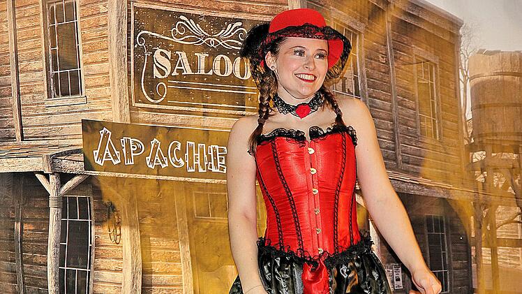 Den Tanz "der Schuh des Manitu" hatte die Showtanzgruppe des Heimatsvereins Steinach einstudiert. Sie bekam dafür in der Lauertalhalle viel Beifall. Foto: Dieter Britz