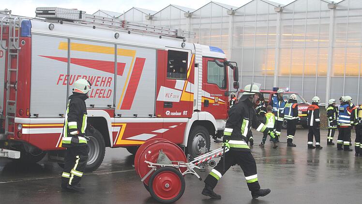 Feuerwehr-Gro&szlig;&uuml;bung auf der Gem&uuml;sefarm in FeulersdorfFoto: Sonny Adam