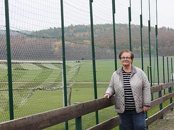 Hanne Würstlein am Borussia-Sportplatz  Foto: Ramona Popp