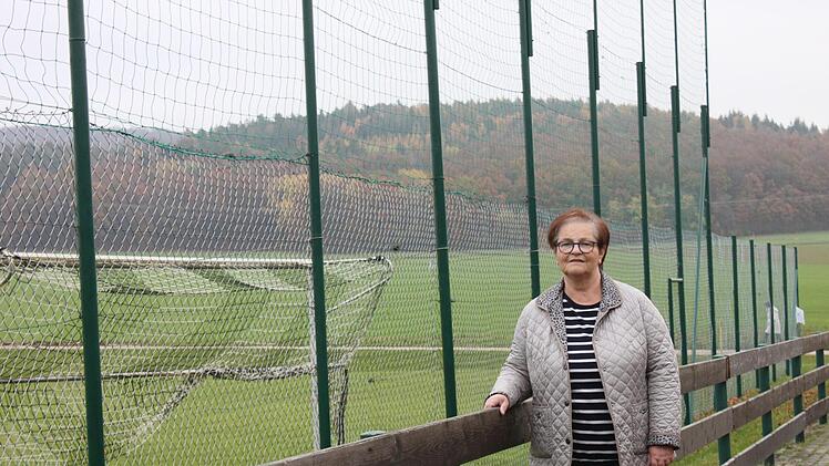 Hanne Würstlein am Borussia-Sportplatz  Foto: Ramona Popp
