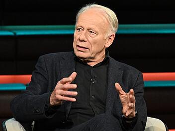 J&uuml;rgen Trittin kritisierte bei "Markus Lanz" den Verhandlungsstil von Donald Trump.