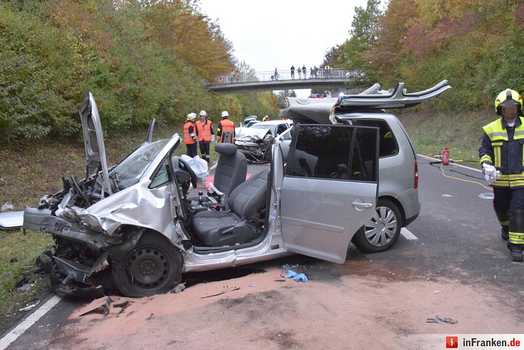 Unfall bei Margetshöchheim: Vier Erwachsene und vier Kinder verletzt