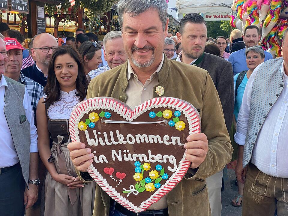 Nürnberger Herbstvolksfest 2024 eröffnet - die schönsten Bilder