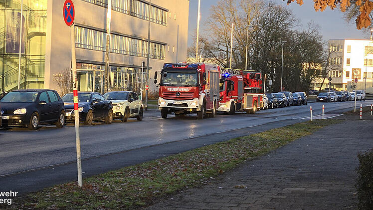 Bamberger Schüler schlagen Alarm - "Flammenschein an Wohnkomplex"