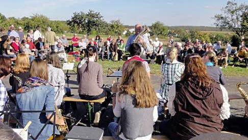 Beim dritten "Open-Ähre"-Konzert in Poppenroth herrschten wieder beste Stimmung und tolles Wetter. Foto: Wolfgang Wimmel