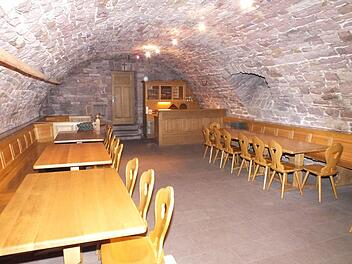 Im Gewölbekeller im Dorfgemeinschaftshaus in Hohn will die Feuerwehr auch weiterhin feiern. Der Benutzungsvertrag soll deshalb verlängert werden. Fotos: Björn Hein