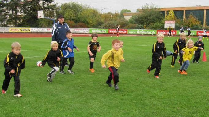 Viel Spaß beim Training hatten die Vorschulkinder der G-Jugend des TSV Ebensfeld, als das DFB-Team mit der Kamera dabei war.