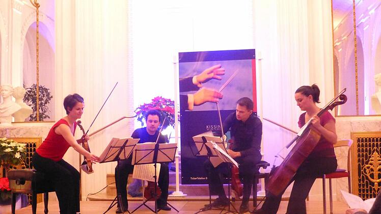 Nach diskussionswürdigem Beginn lieferten sie ein fulminantes Konzert: Sara Bitlloch (1. Violine), Donald Grant (2. Violine), Martin Saving (Viola) und Marie Bitlloch (Violoncello). Foto: Ahnert