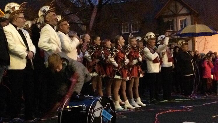 Sogar die Jungs vom TSV N&uuml;dlingen unterst&uuml;tzten den NCC lautstark mit Trommeln. Foto: Kerstin V&auml;th