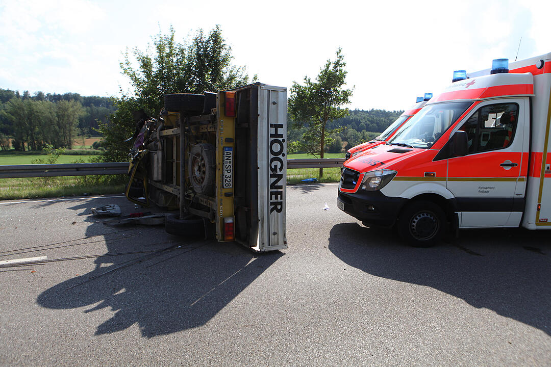 Ansbach: Fünfköpfige Familie bei Unfall verletzt
