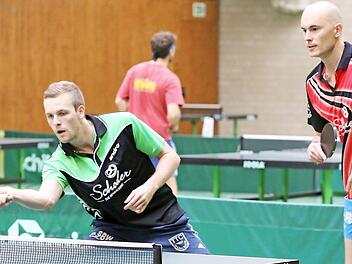 Auch wenn Patrick Forkel und Marc Seiler zuletzt nicht gemeinsam Doppel spielten, blieben beide ungeschlagen und sind in der Bezirksliga II eine Klasse f&uuml;r sich. Die beiden ehemaligen Drittligaspieler f&uuml;hren die TTC-Reserve zur souver&auml;nen Meisterschaft. Foto: CT-Archiv