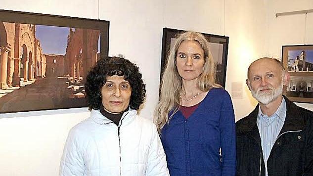 Die "Macher" der Ausstellung: Von links: Rajaa Nadler, Regina Urban und Alexander Nadler  Foto: Thomas Weichert