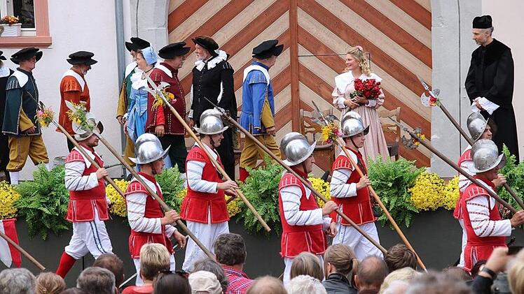 Das Heimatspiel "die Schutzfrau von Münnerstadt" wurde am Sonntag zum zweiten Mal in diesem Jahr aufgeführt. Foto: Dieter Britz
